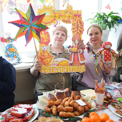 В школе №16 прошла благотворительная ярмарка «Весну встречаем — зиму провожаем»