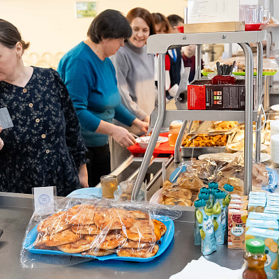 Питание в  столовой СОШ N 64