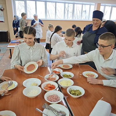 В школе № 67 прошёл увлекательный мастер-класс по приготовлению пиццы!