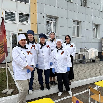 Праздничный парад в честь Дня Победы для малышей детского сада 77.