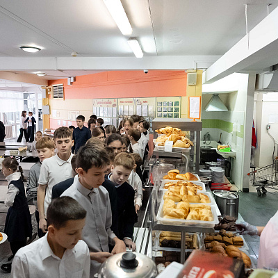 Родительский контроль в Иркутске проверил организацию питания в школах и детских садах. 