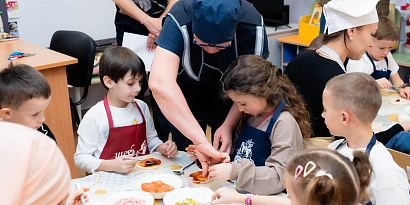 В детском саду №129/1 прошёл увлекательный мастер-класс по приготовлению пиццы 