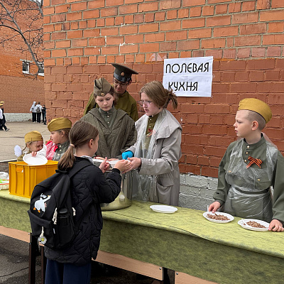 В школе №6 прошёл торжественный парад, посвящённый Победе в ВОВ.