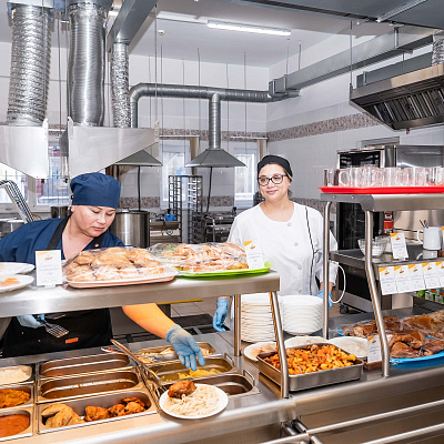 Питание в  столовой СОШ N 64